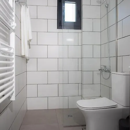 Isida - Cozy Sea Walk Lodge With Private Garden Nea Makri Exterior photo