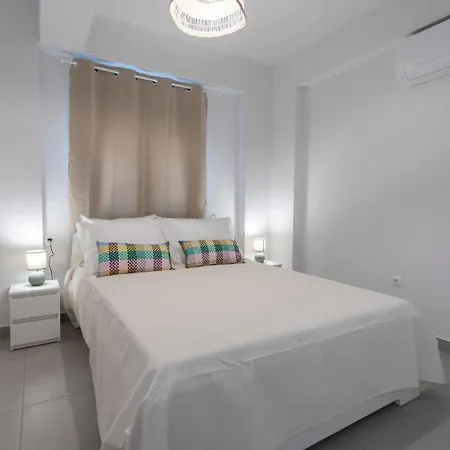 Isida - Cozy Sea Walk Lodge With Private Garden Nea Makri Exterior photo