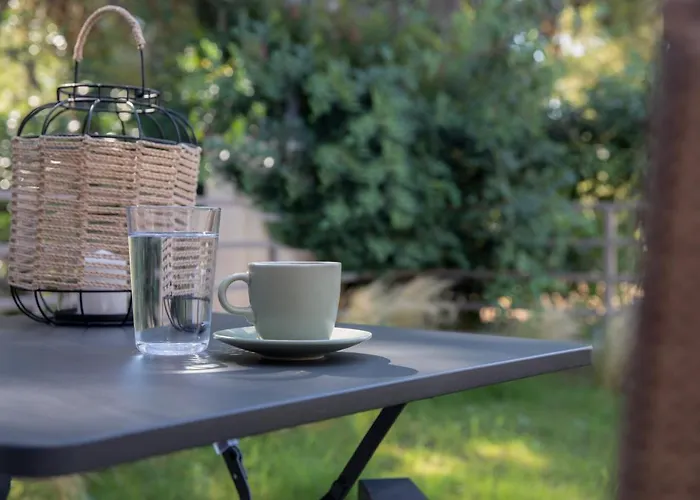 Isida - Cozy Sea Walk Lodge With Private Garden