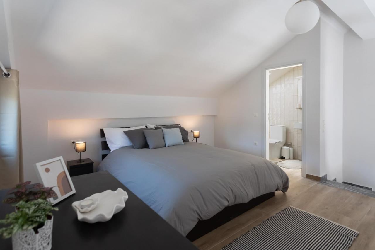 Isida - Cozy Sea Walk With Private Garden Apartment Nea Makri